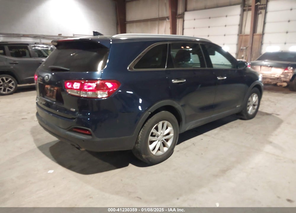 2018 KIA SORENTO 2.4L LX VIN: 5XYPGDA39JG416411