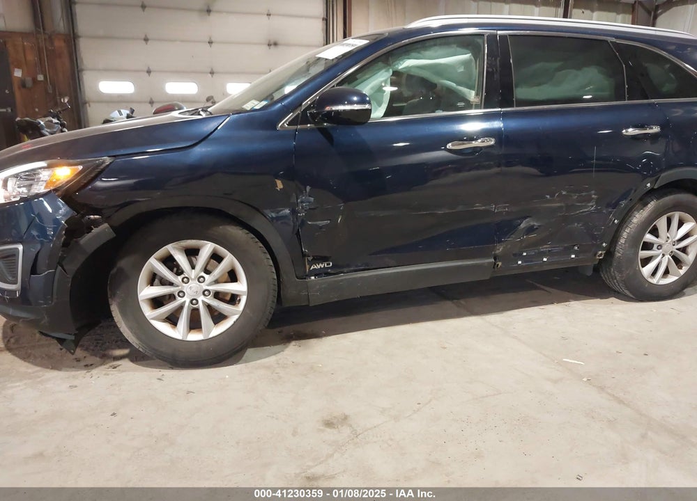 2018 KIA SORENTO 2.4L LX VIN: 5XYPGDA39JG416411