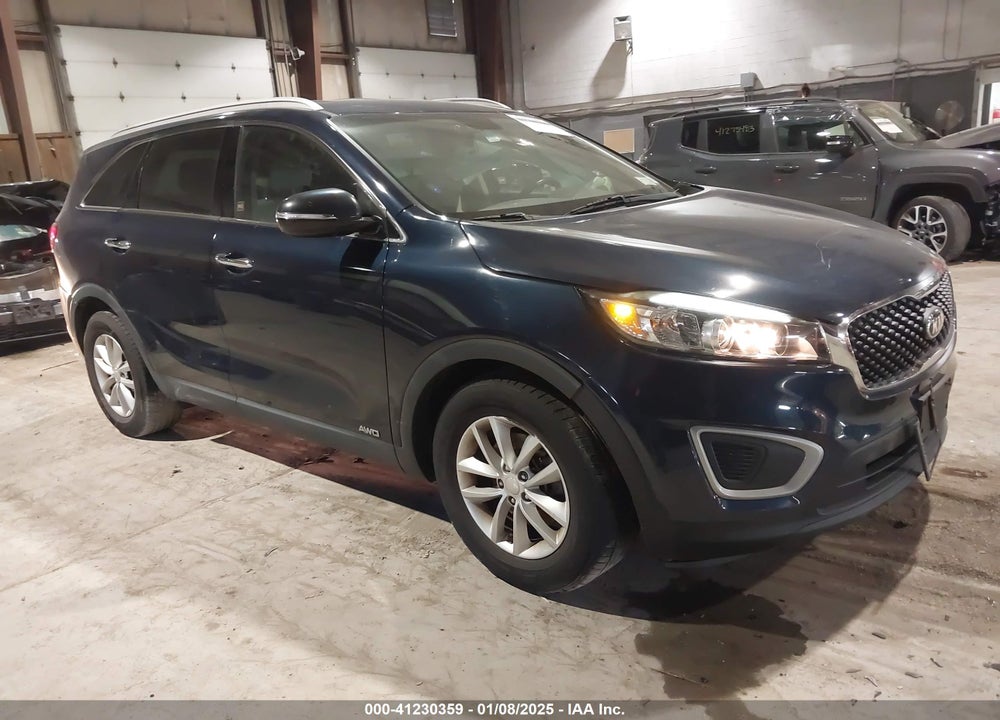 2018 KIA SORENTO 2.4L LX VIN: 5XYPGDA39JG416411