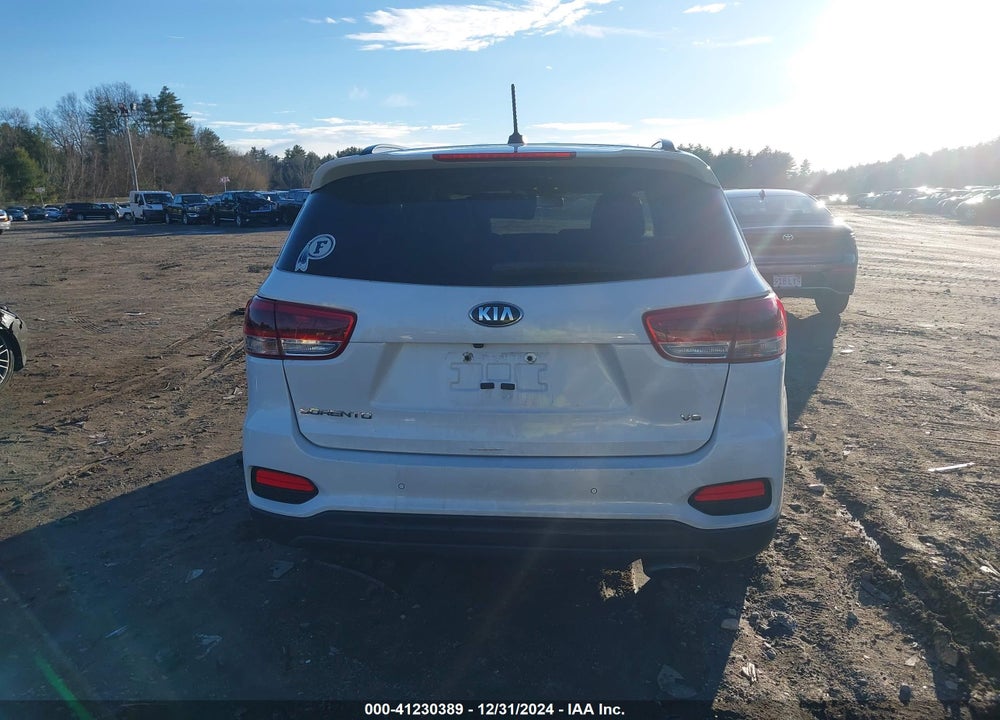 2019 KIA SORENTO 3.3L S VIN: 5XYPGDA55KG593007