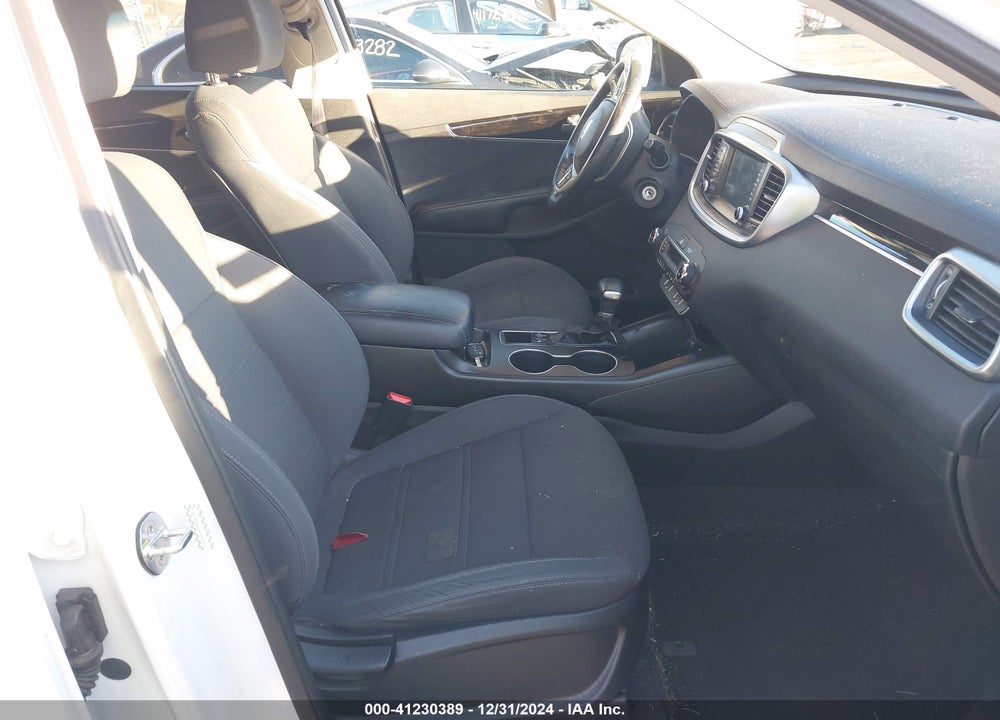 2019 KIA SORENTO 3.3L S VIN: 5XYPGDA55KG593007