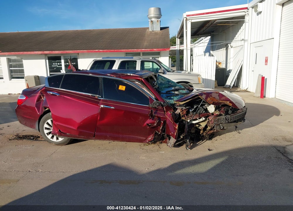 2013 HONDA ACCORD VIN: 1HGCR3F81DA033088
