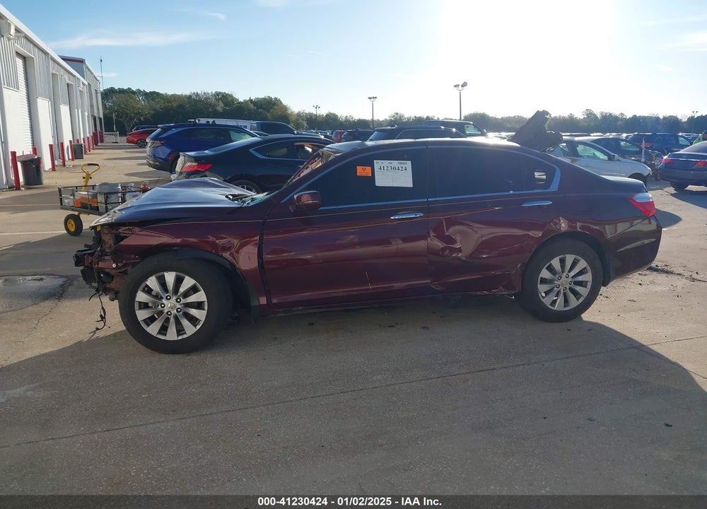 2013 HONDA ACCORD VIN: 1HGCR3F81DA033088