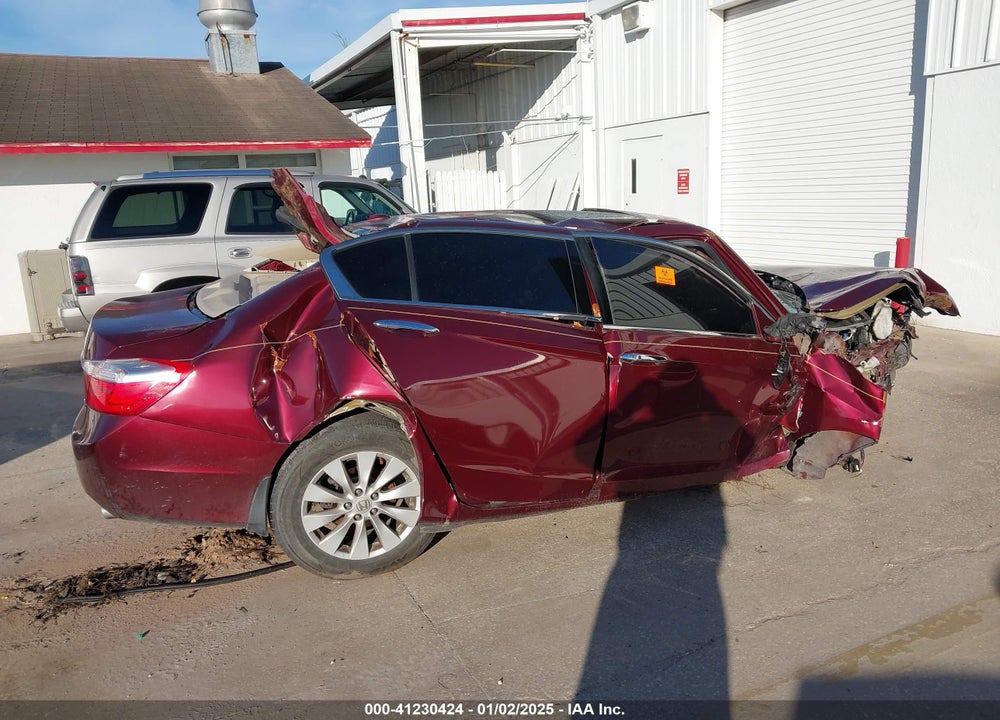2013 HONDA ACCORD VIN: 1HGCR3F81DA033088