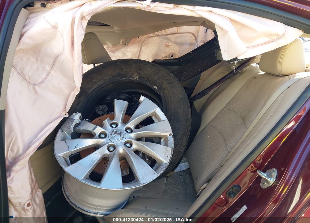 2013 HONDA ACCORD VIN: 1HGCR3F81DA033088