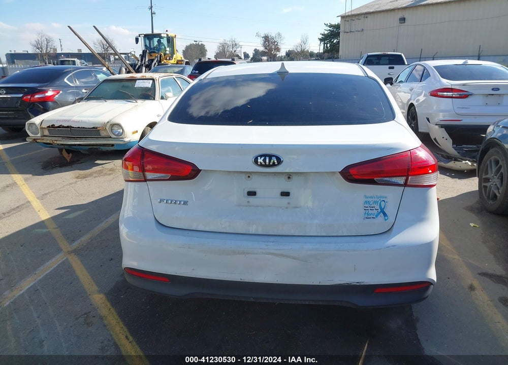 2017 KIA FORTE VIN: 3KPFK4A76HE119326
