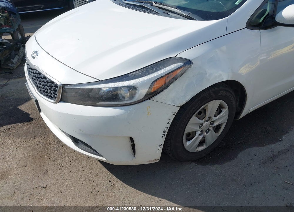 2017 KIA FORTE VIN: 3KPFK4A76HE119326