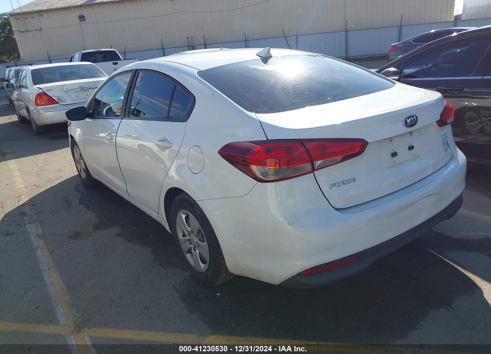 2017 KIA FORTE VIN: 3KPFK4A76HE119326