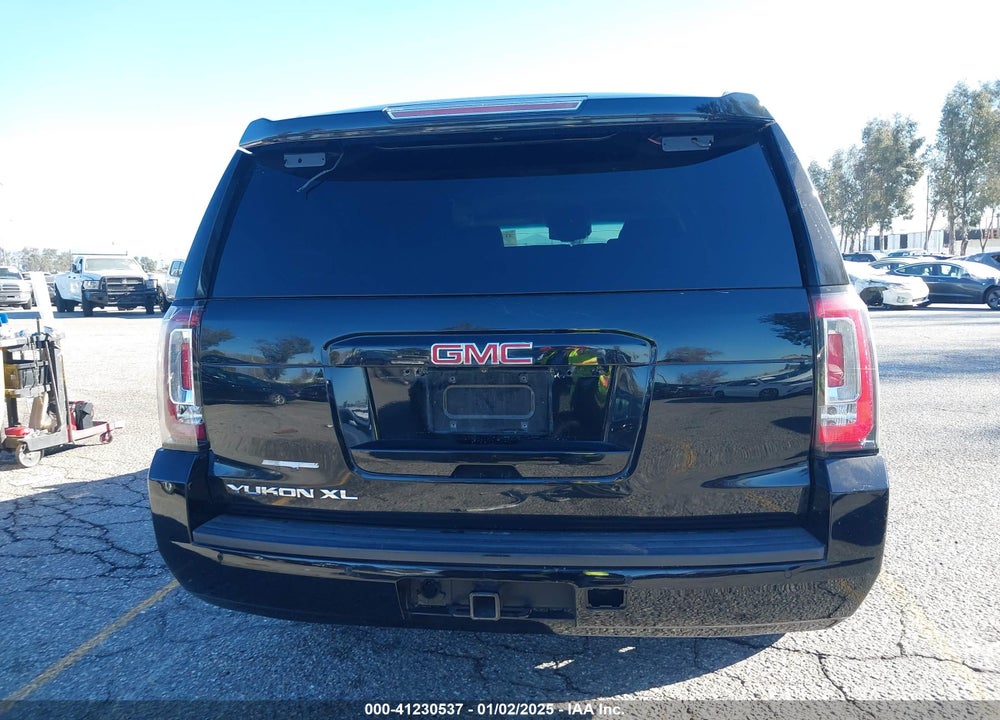 2018 GMC YUKON XL SLT VIN: 1GKS1GKC8JR300246