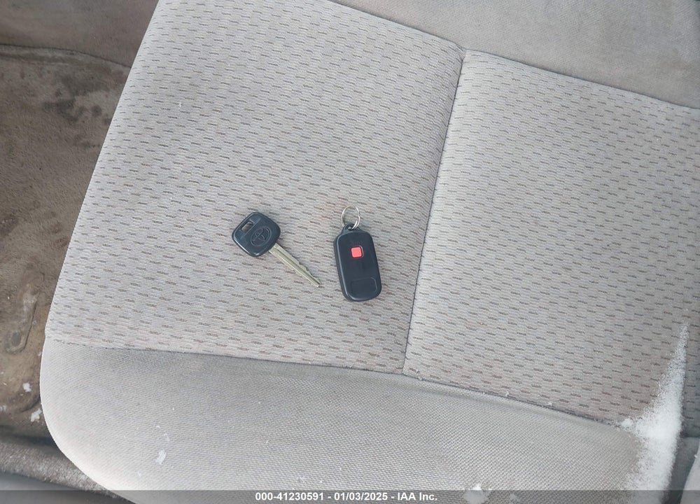2004 TOYOTA CAMRY LE VIN: 4T1BE32K04U283830