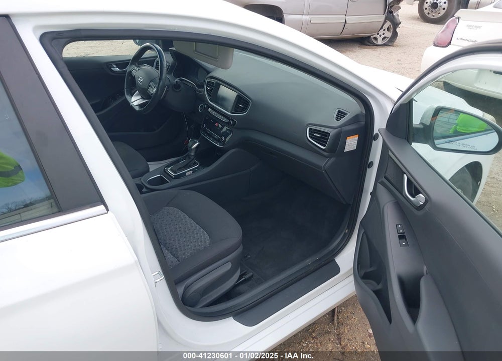 2018 HYUNDAI IONIQ HYBRID SEL VIN: KMHC75LC1JU077476