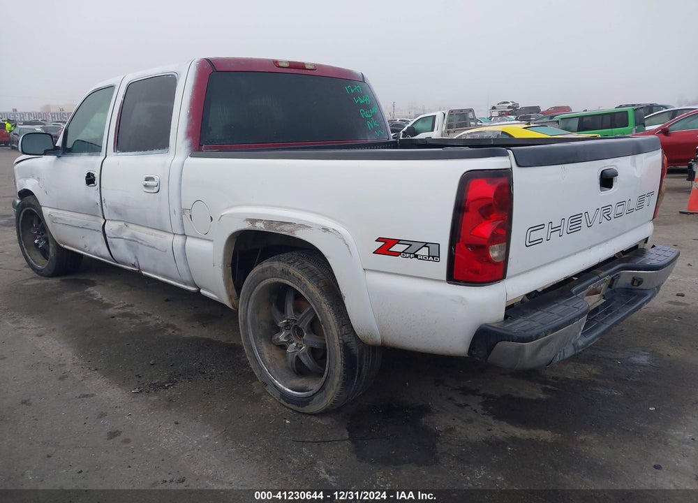 2005 CHEVROLET SILVERADO 1500 LS VIN: 2GCEC13T451110988