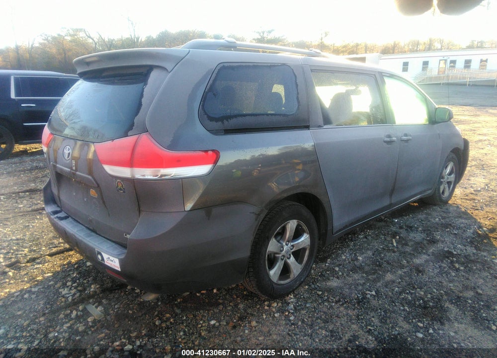 2013 TOYOTA SIENNA LE V6 8 PASSENGER VIN: 5TDKK3DC8DS399588