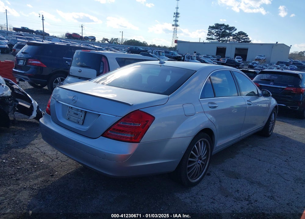 2007 MERCEDES-BENZ S 550 VIN: WDDNG71XX7A097675