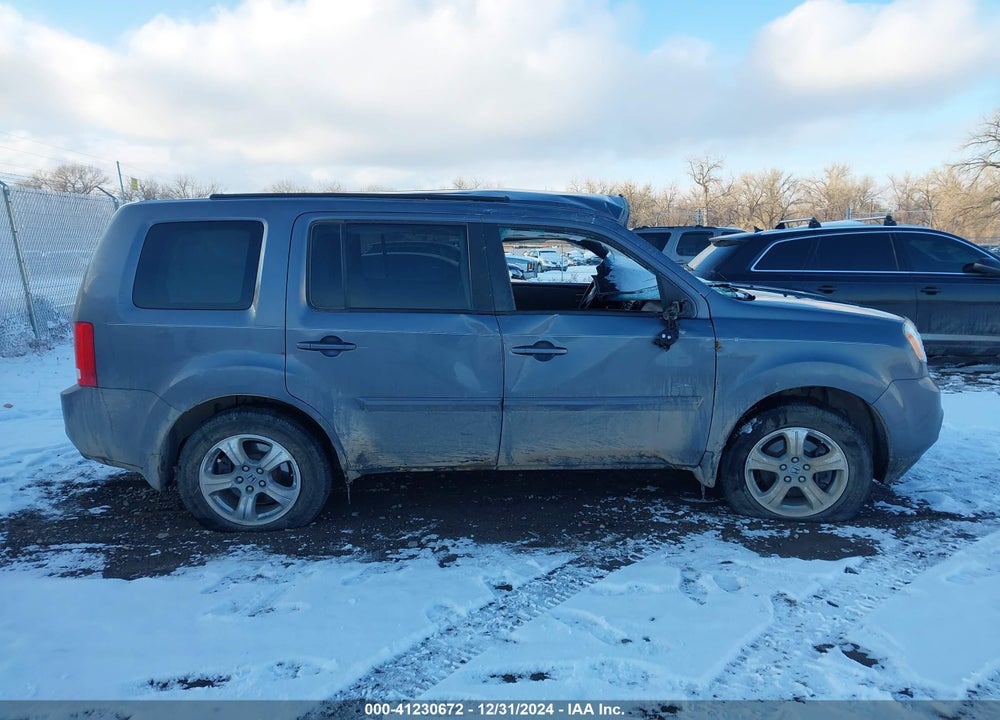 2015 HONDA PILOT EX VIN: 5FNYF3H49FB031235