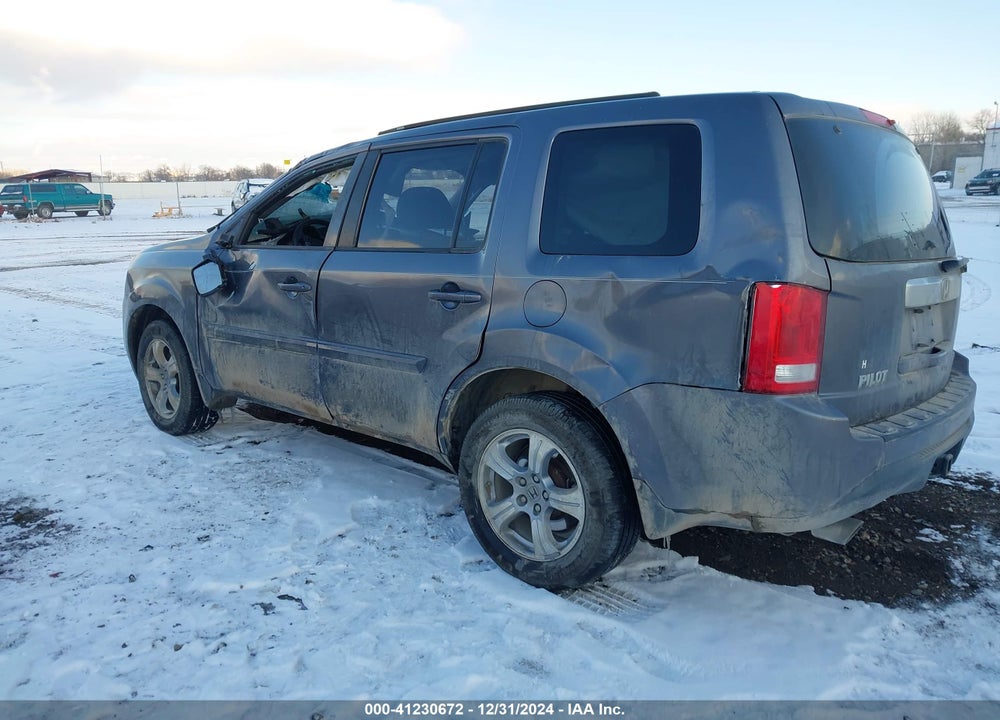 2015 HONDA PILOT EX VIN: 5FNYF3H49FB031235