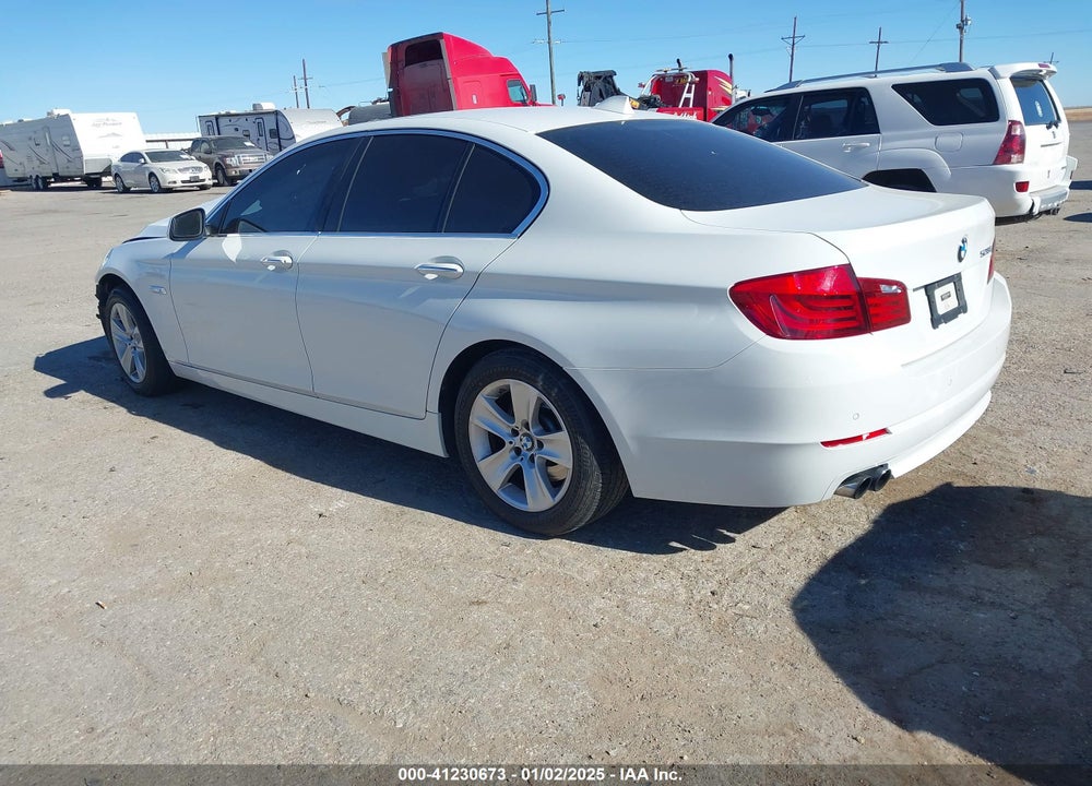 2013 BMW 528 VIN: WBAXG5C59DDY32432