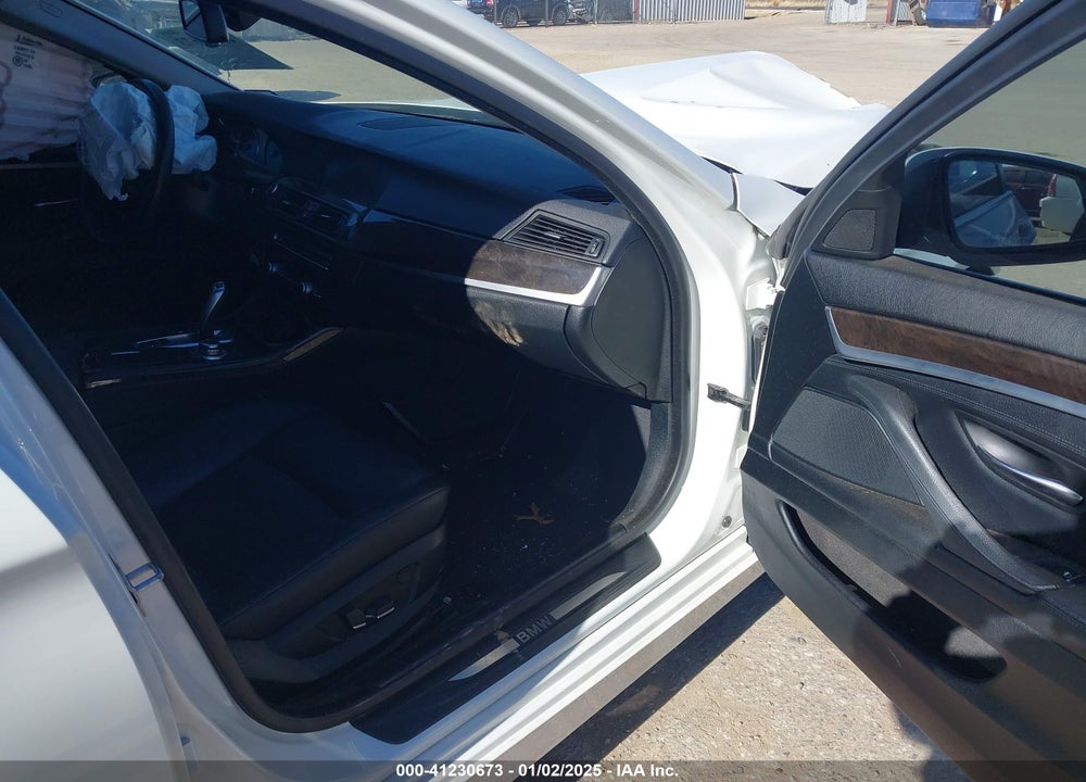 2013 BMW 528 VIN: WBAXG5C59DDY32432