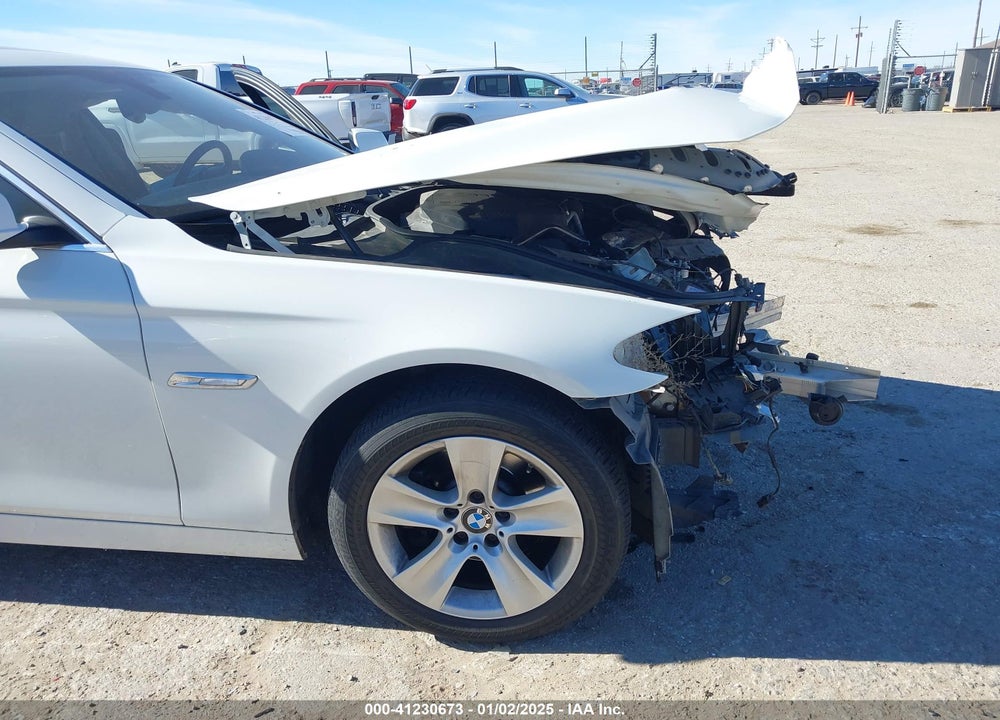 2013 BMW 528 VIN: WBAXG5C59DDY32432