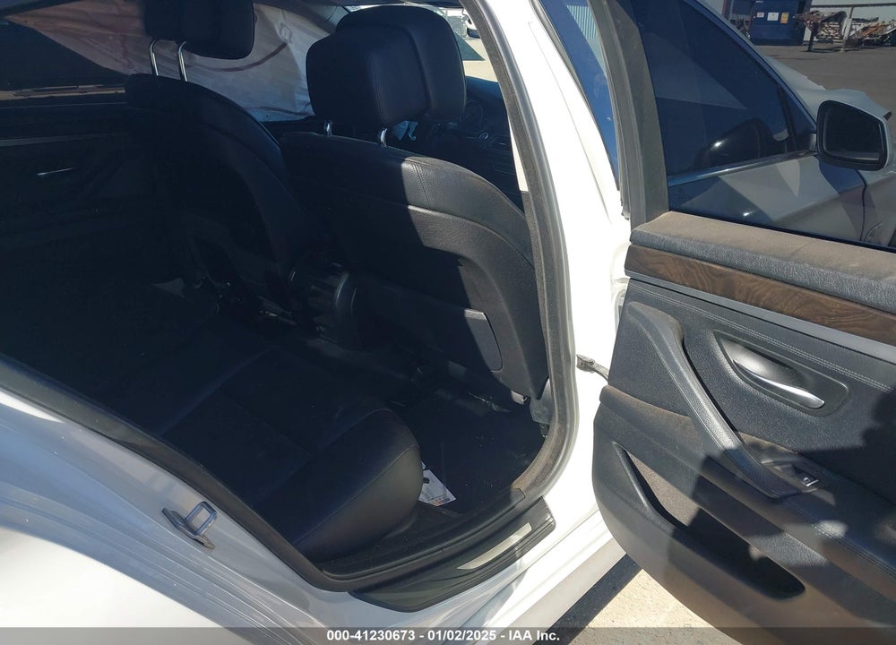 2013 BMW 528 VIN: WBAXG5C59DDY32432