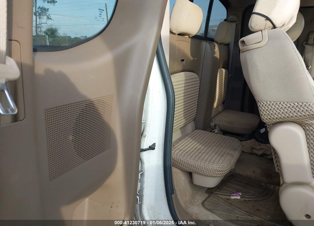 2005 NISSAN FRONTIER SE VIN: 1N6AD06U25C406237