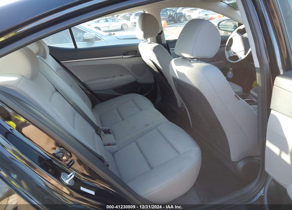 2017 HYUNDAI ELANTRA VIN: KMHD74LF1HU091851