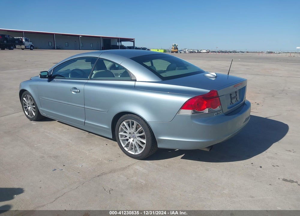 2007 VOLVO C70 VIN: YV1MC68257J026108