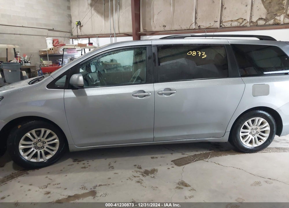 2011 TOYOTA SIENNA XLE V6 VIN: 5TDYK3DC8BS071790