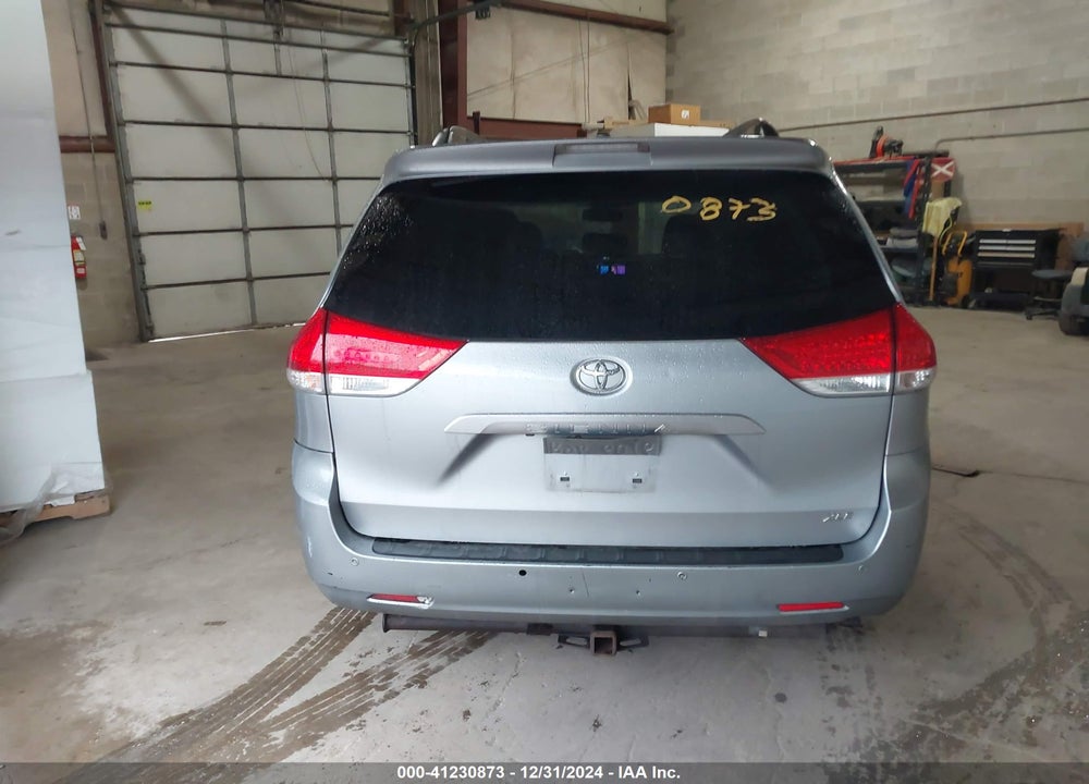 2011 TOYOTA SIENNA XLE V6 VIN: 5TDYK3DC8BS071790