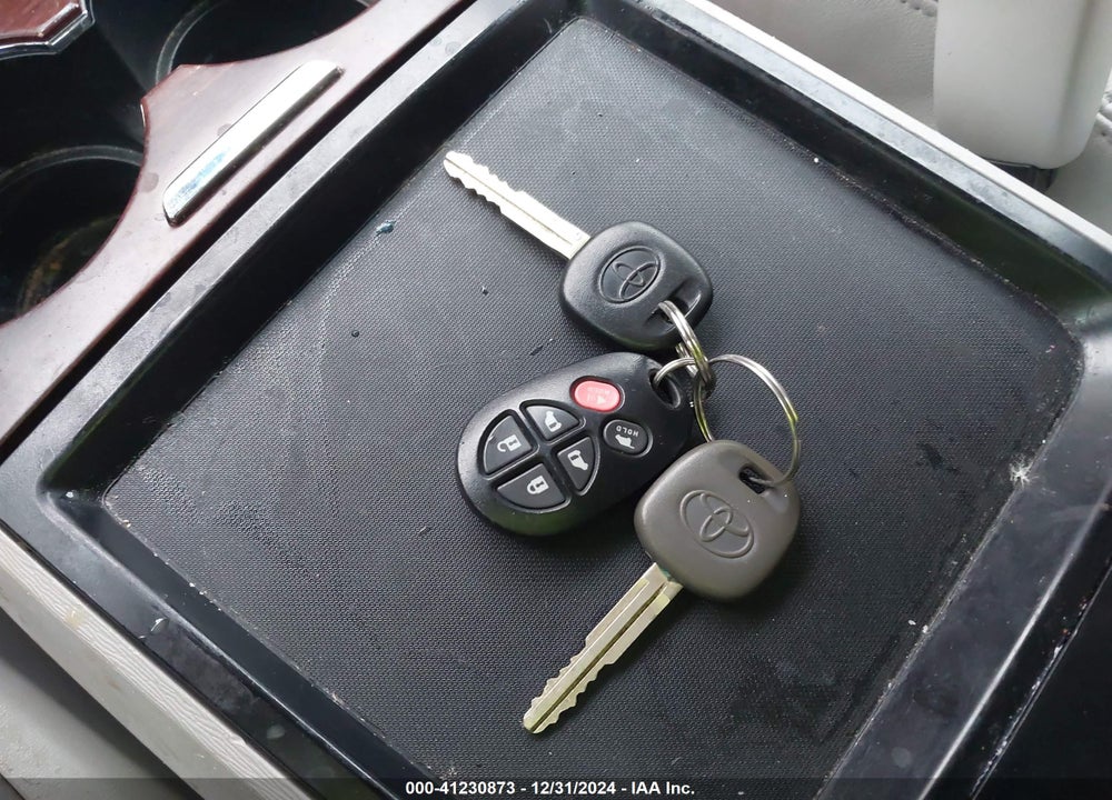2011 TOYOTA SIENNA XLE V6 VIN: 5TDYK3DC8BS071790
