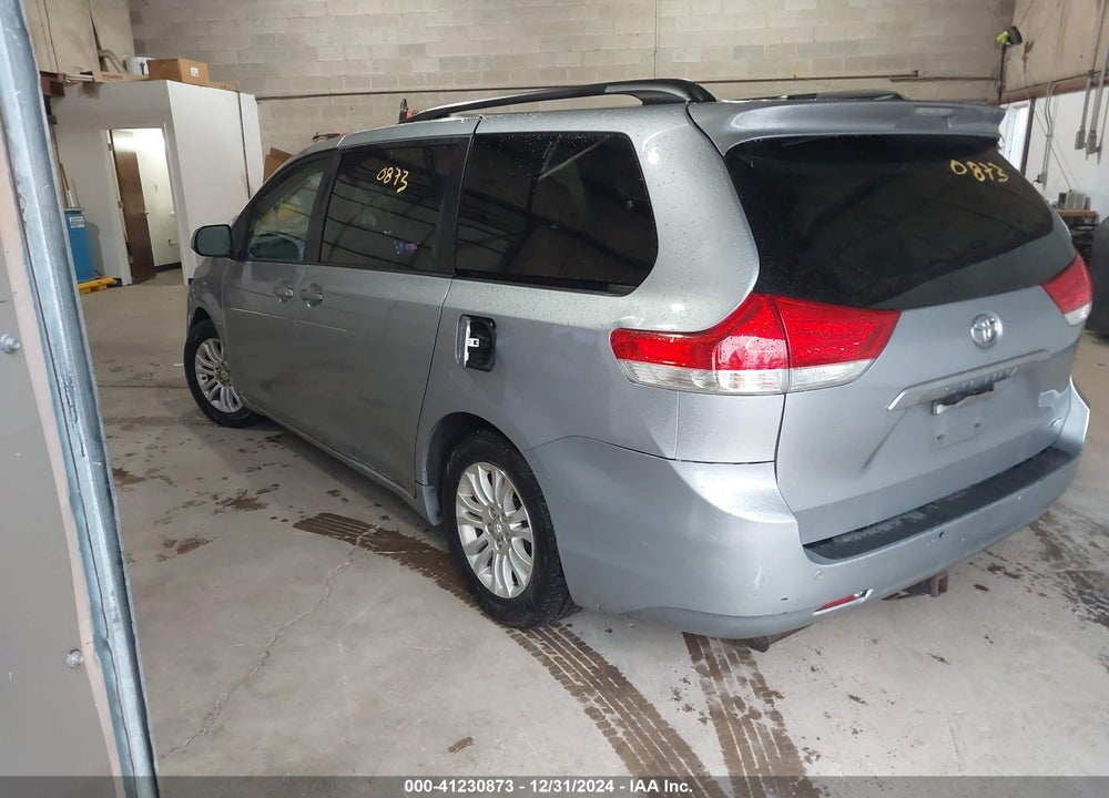 2011 TOYOTA SIENNA XLE V6 VIN: 5TDYK3DC8BS071790
