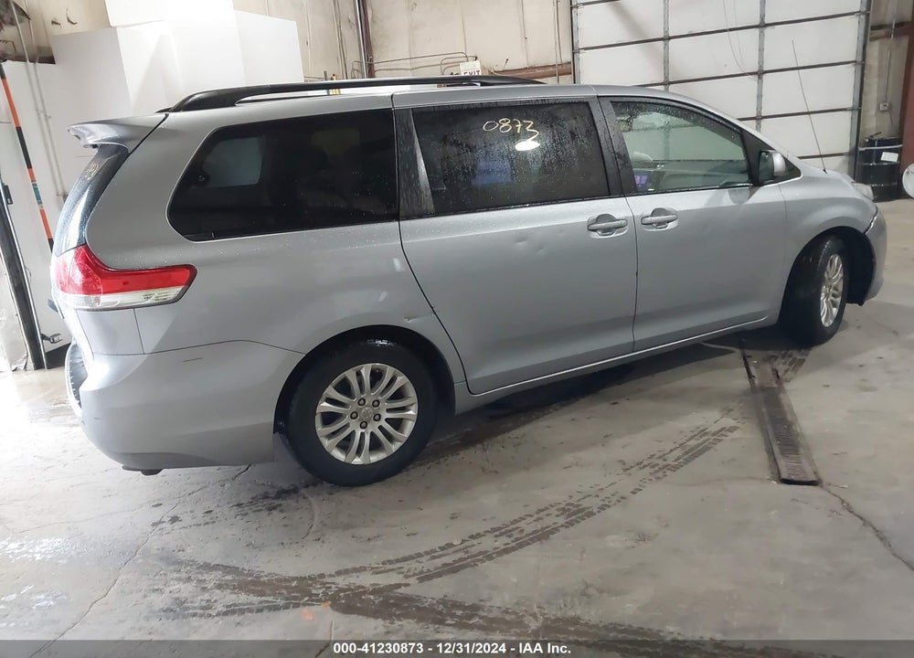 2011 TOYOTA SIENNA XLE V6 VIN: 5TDYK3DC8BS071790
