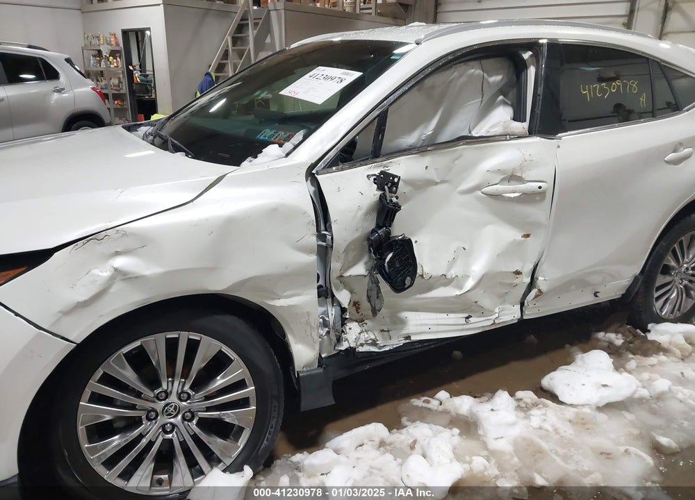 2022 TOYOTA VENZA LIMITED VIN: JTEAAAAH0NJ095894