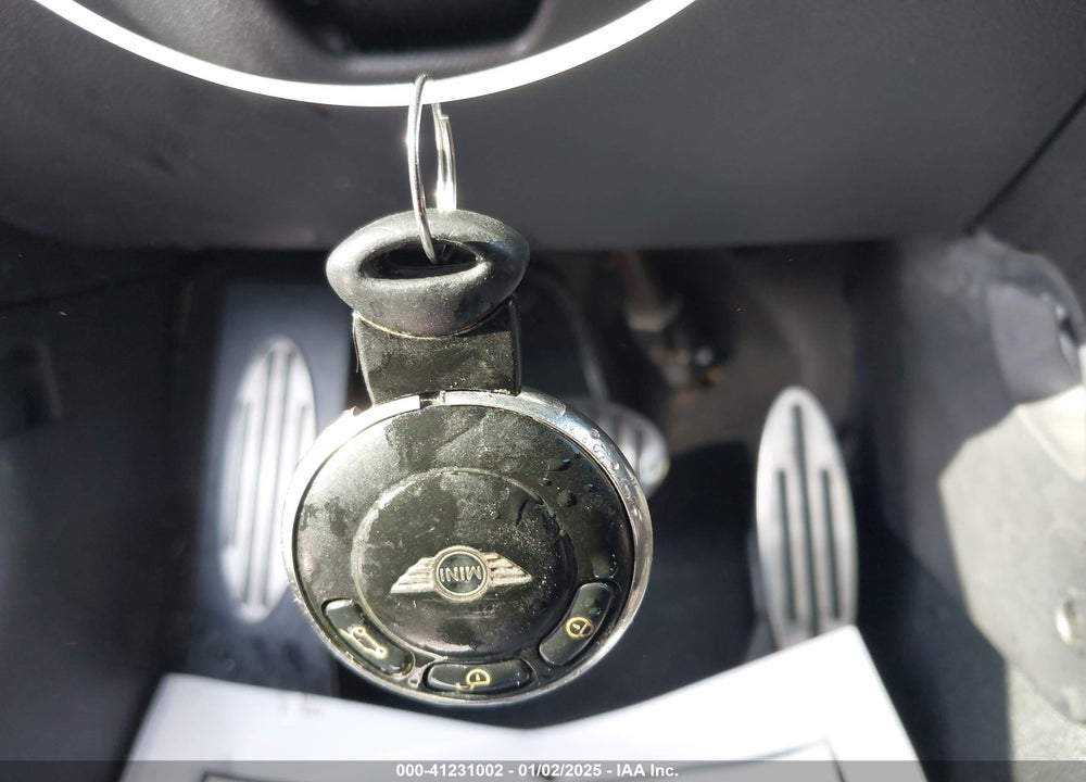 2013 MINI COOPER VIN: WMWZG3C58DT576125