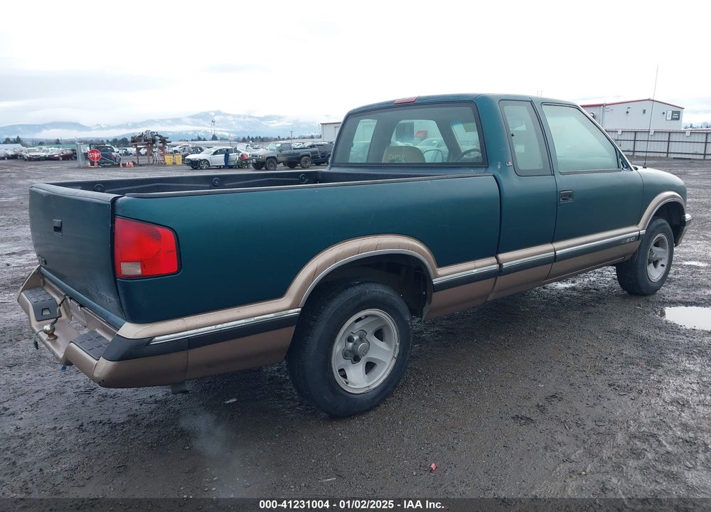 1996 CHEVROLET S TRUCK S10 VIN: 1GCCS1948T8110819