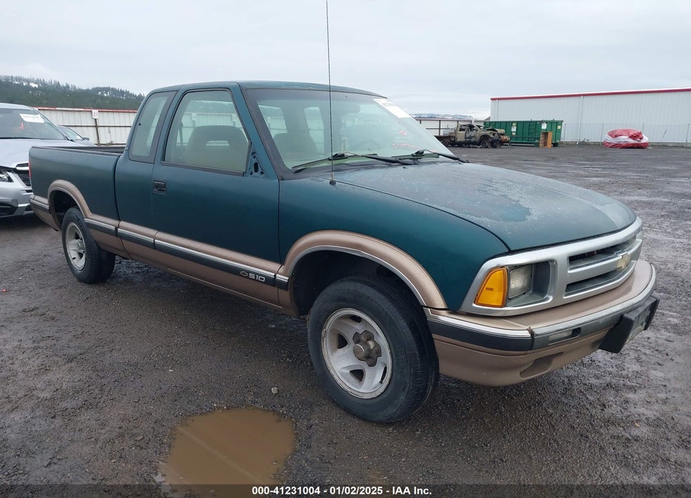 1996 CHEVROLET S TRUCK S10 VIN: 1GCCS1948T8110819