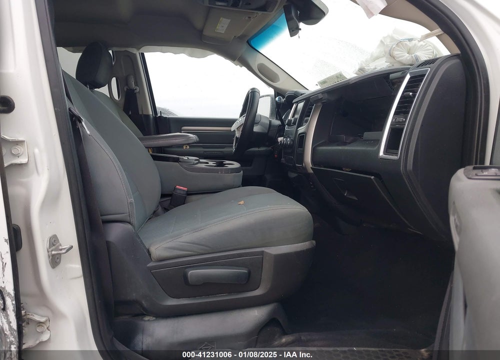 2016 RAM 2500 VIN: 3C6TR5JT7GG140505