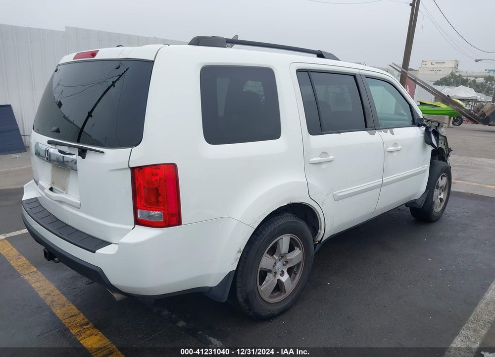 2011 HONDA PILOT EX VIN: 5FNYF3H42BB022497
