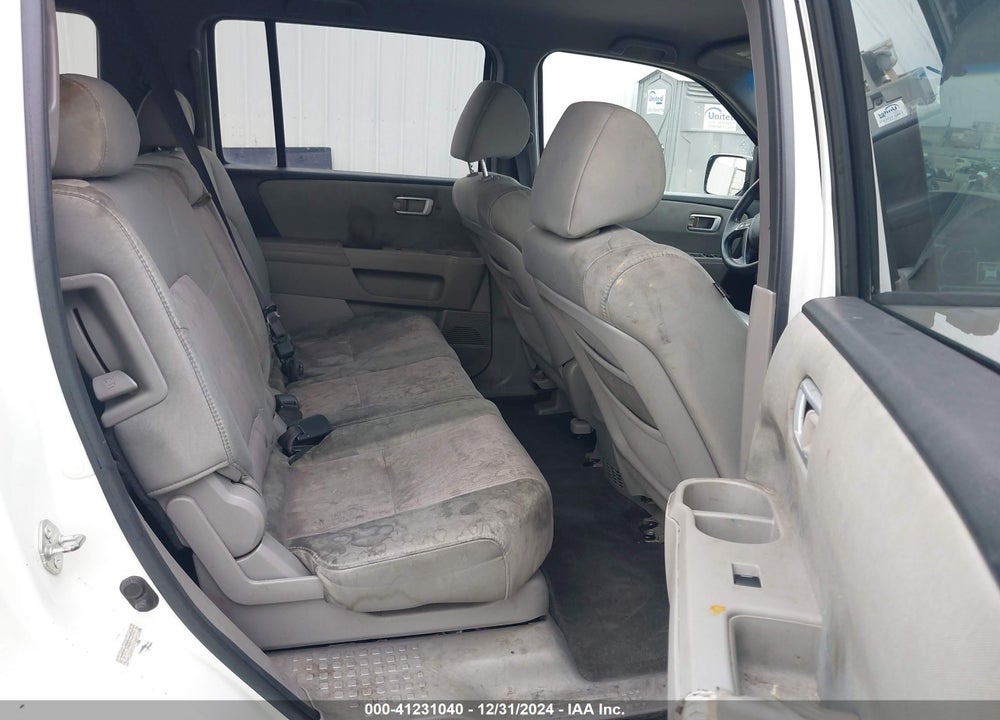 2011 HONDA PILOT EX VIN: 5FNYF3H42BB022497