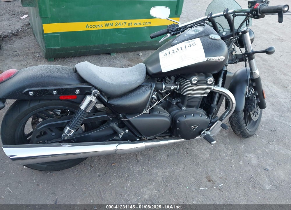 2011 TRIUMPH MOTORCYCLE THUNDERBIRD STORM VIN: SMTB02WF8BJ486085