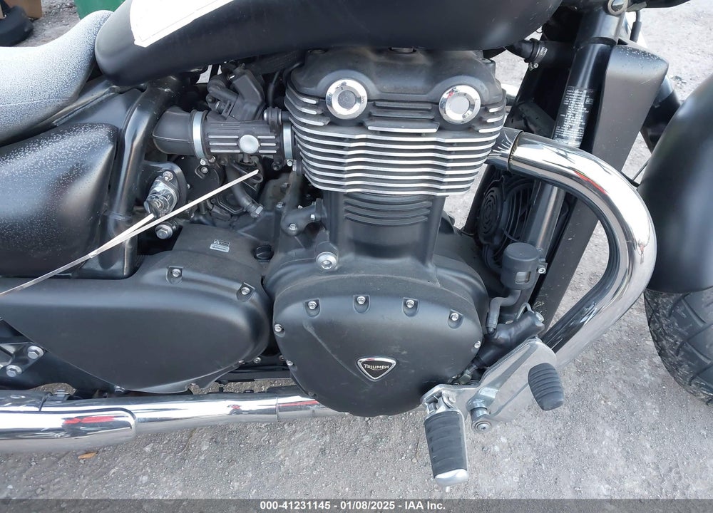 2011 TRIUMPH MOTORCYCLE THUNDERBIRD STORM VIN: SMTB02WF8BJ486085