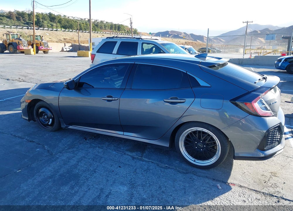 2018 HONDA CIVIC VIN: SHHFK7H59JU432651