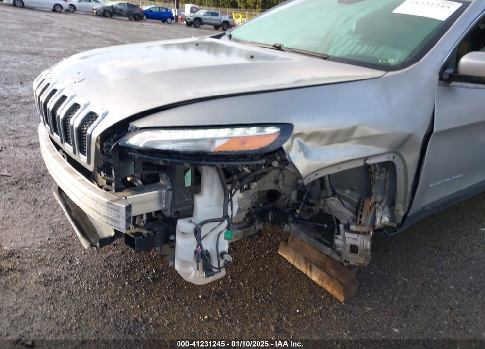 2017 JEEP CHEROKEE LATITUDE FWD VIN: 1C4PJLCB2HW619699