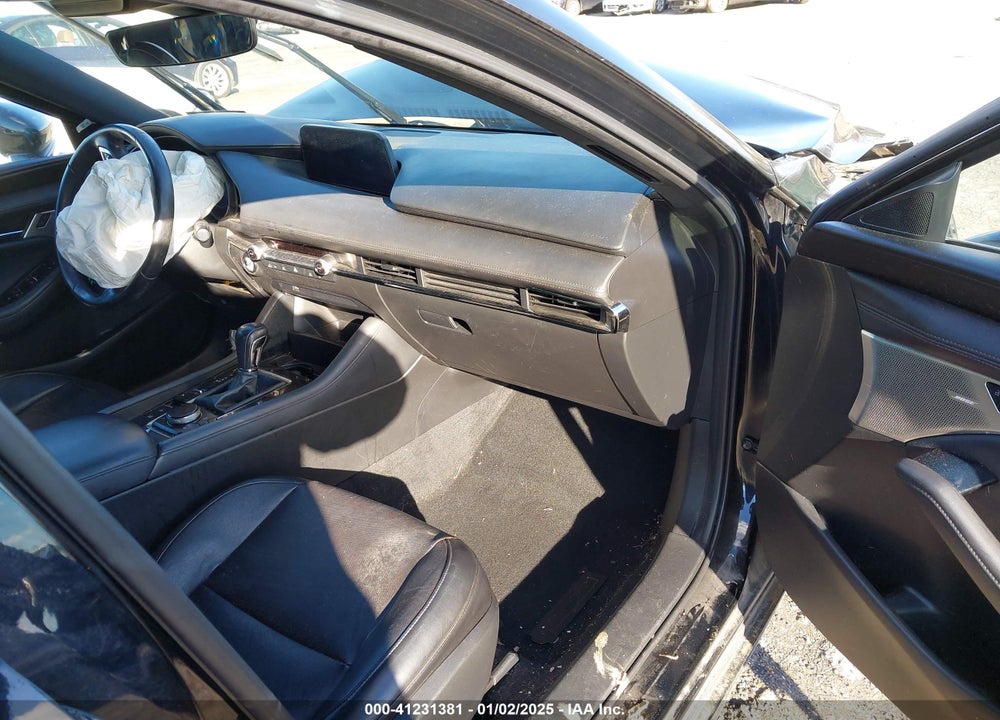 2019 MAZDA 3 VIN: JM1BPANM8K1115299