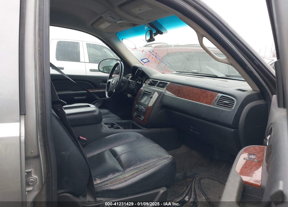2007 CHEVROLET TAHOE LT VIN: 1GNFK13077R329913