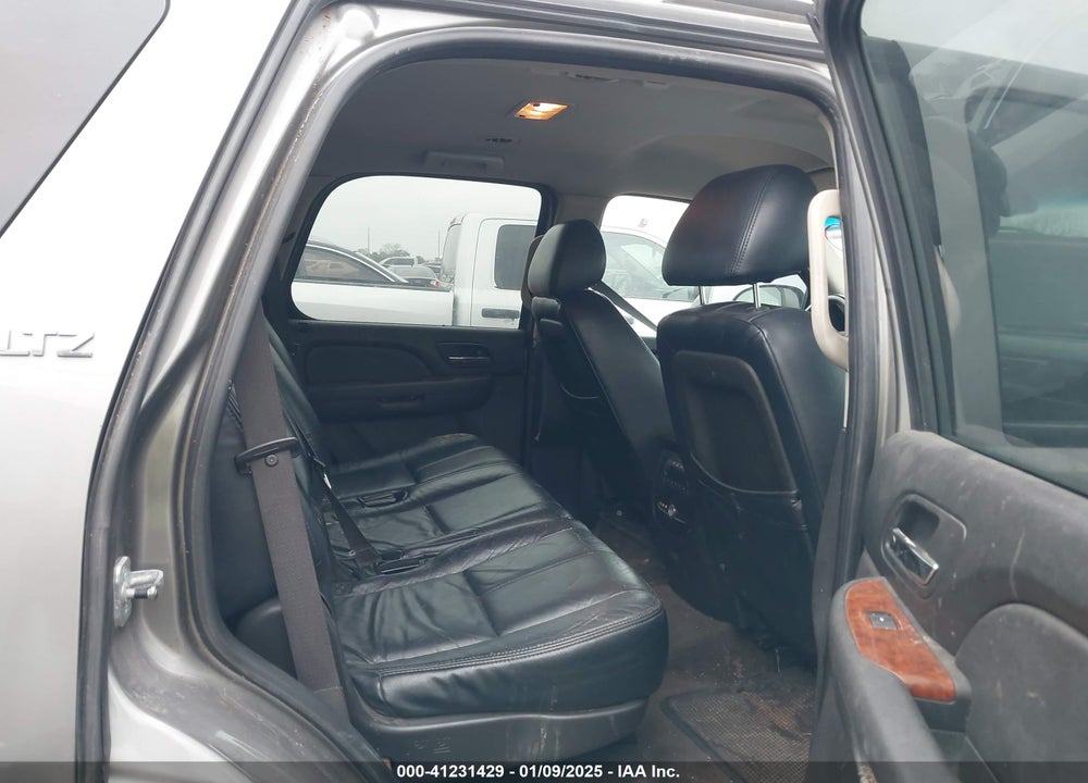 2007 CHEVROLET TAHOE LT VIN: 1GNFK13077R329913