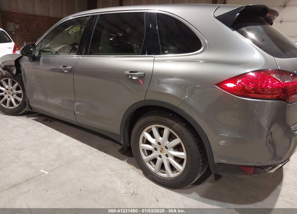 2013 PORSCHE CAYENNE VIN: WP1AA2A25DLA10300