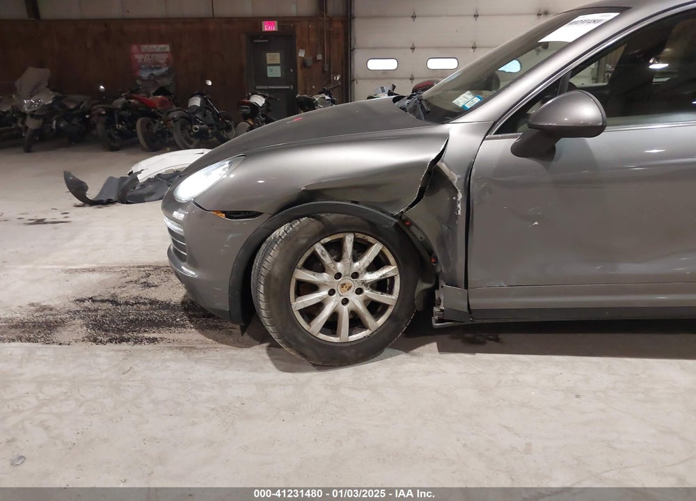 2013 PORSCHE CAYENNE VIN: WP1AA2A25DLA10300