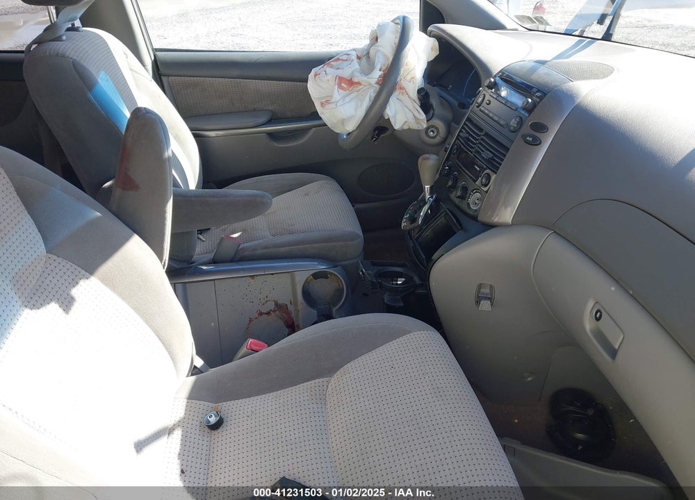 2010 TOYOTA SIENNA LE VIN: 5TDKK4CC6AS315822