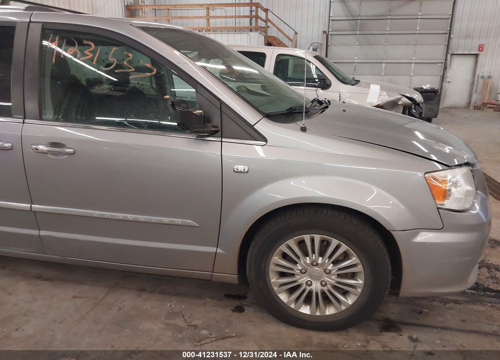 2014 CHRYSLER TOWN & COUNTRY TOURING-L 30TH ANNIVERSARY VIN: 2C4RC1CG6ER163620